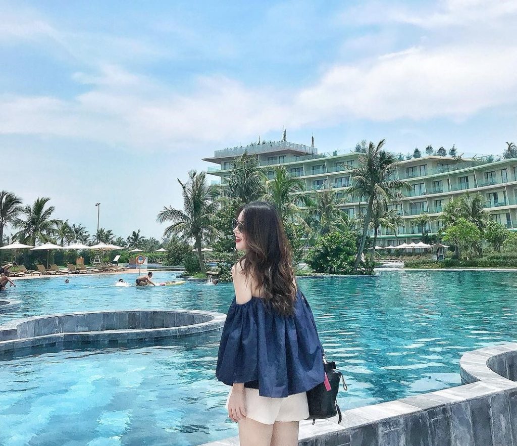 Bể bơi nước mặn lớn nhất Việt Nam