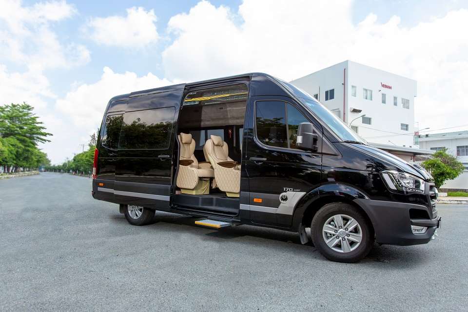 Limousine 11 chỗ - kinh nghiệm du lịch flc sầm sơn 2020