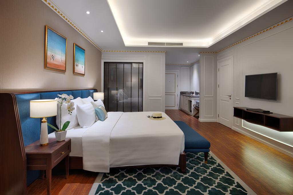 Deluxe Golf View 1 giường đôi - Booking phòng khách sạn FLC Hạ Long